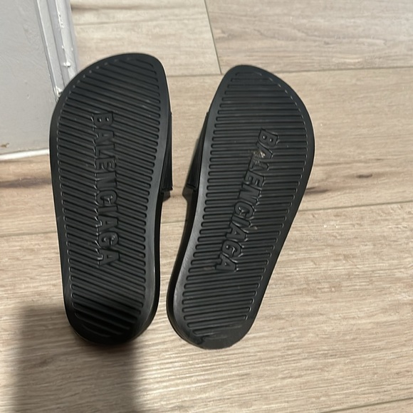 Balenciaga Pool Slides - Picture 3 of 6